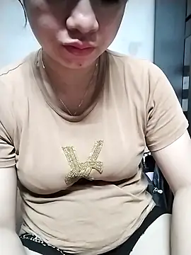 Snapshot of Girl_lovebaby chatting on 05.19.26 Girl lovebaby online show from 05.19.26