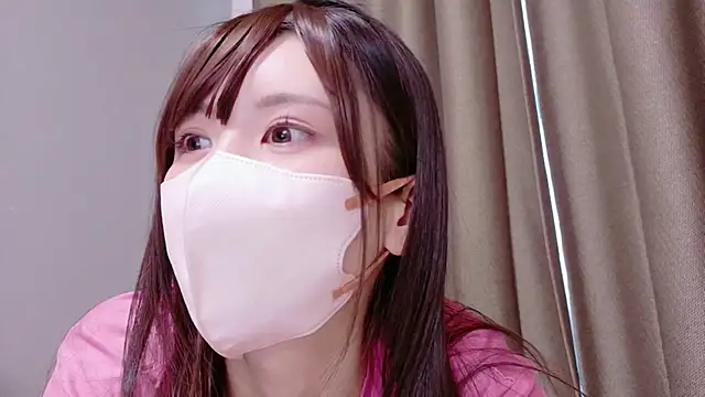 Snapshot of hina_mochi chatting on 05.17.26 hina mochi online show from 05.17.26