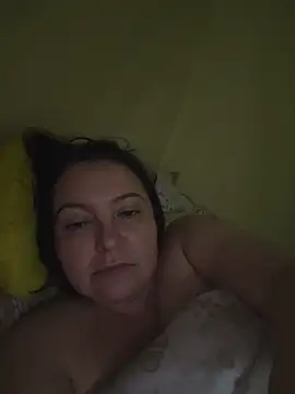 Snapshot of EmmaEmmy40 chatting on 05.17.26 EmmaEmmy40 online show from 05.17.26