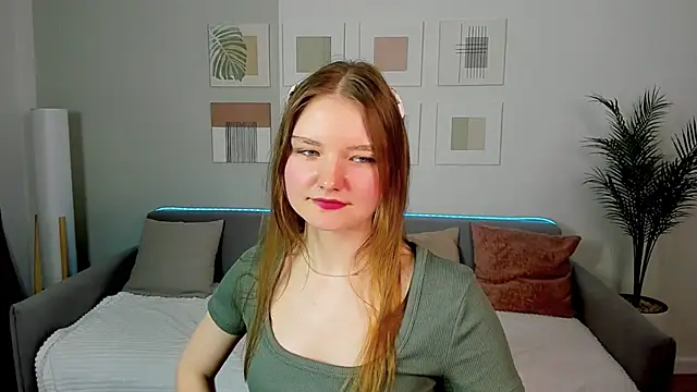 Snapshot of LookEva chatting on 05.03.26 LookEva online show from 05.03.26