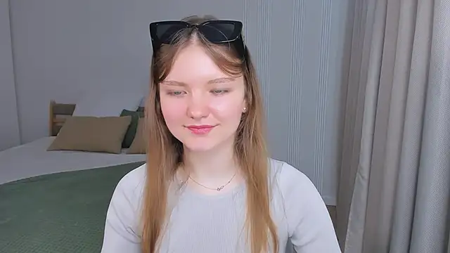 Snapshot of LookEva chatting on 05.12.26 LookEva online show from 05.12.26