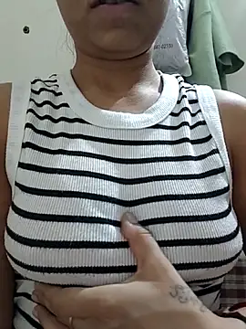 Snapshot of kiran-baby chatting on 05.22.26 kiran-baby online show from 05.22.26