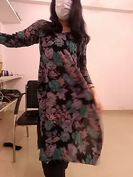 Snapshot of zoya_baby_ chatting on 05.10.26 zoya baby online show from 05.10.26