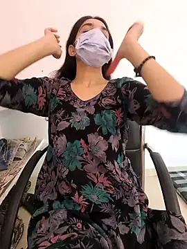 Snapshot of zoya_baby_ chatting on 05.14.26 zoya baby online show from 05.14.26