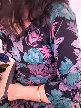 Snapshot of zoya_baby_ chatting on 05.18.26 zoya baby online show from 05.18.26