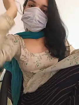 Snapshot of zoya_baby_ chatting on 05.29.26 zoya baby online show from 05.29.26