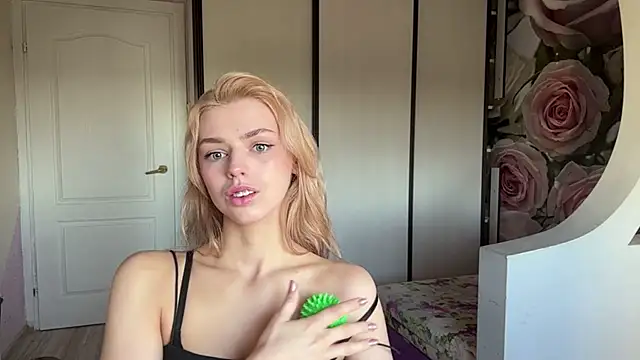 ScarlettRosy online show from 05.14.26