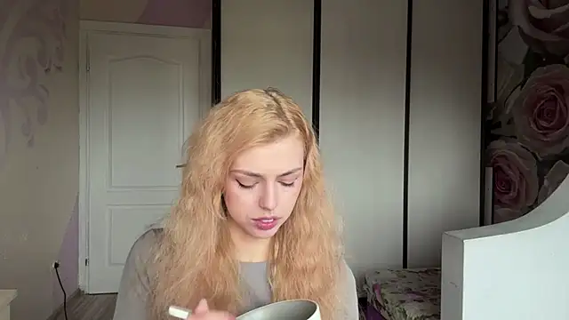 ScarlettRosy online show from 05.18.26