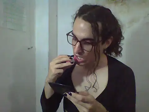 Snapshot of LaCuerva chatting on 05.16.26 LaCuerva online show from 05.16.26