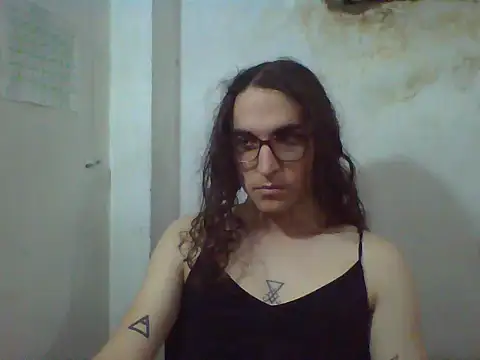Snapshot of LaCuerva chatting on 05.23.26 LaCuerva online show from 05.23.26