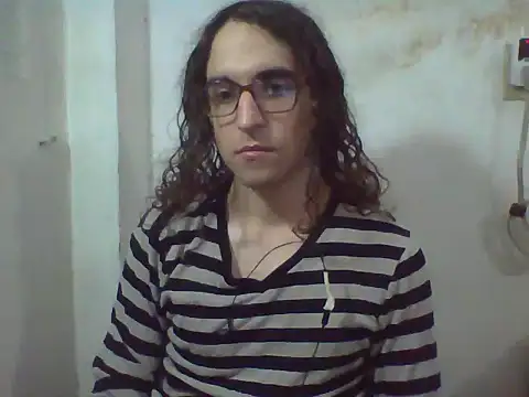 Snapshot of LaCuerva chatting on 05.26.26 LaCuerva online show from 05.26.26