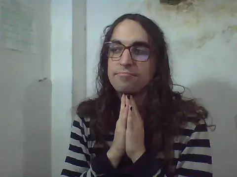 Snapshot of LaCuerva chatting on 05.27.26 LaCuerva online show from 05.27.26