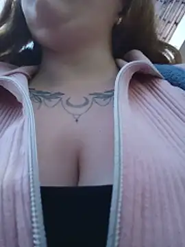 Snapshot of Isabella__Risky chatting on 05.21.26 Isabella Risky online show from 05.21.26