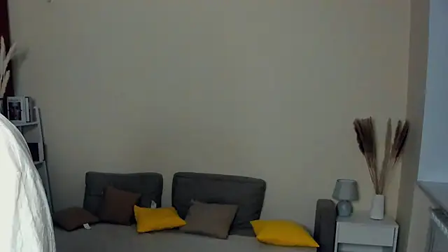 Snapshot of DeloraHakimi chatting on 05.17.26 DeloraHakimi online show from 05.17.26