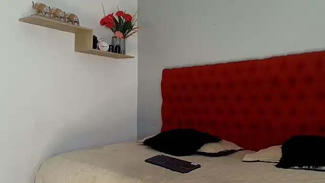 Hilary caicedo online show from 05.08.26