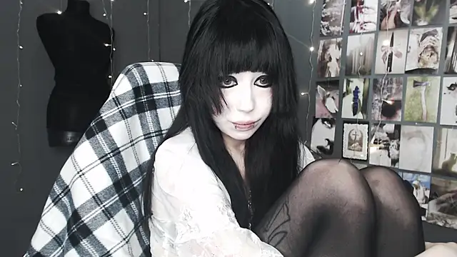 lucy8bit online show from 05.03.26