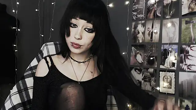 lucy8bit online show from 05.15.26
