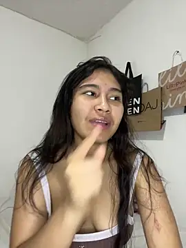 Snapshot of Xaannder chatting on 06.19.26 Xaannder online show from 06.19.26