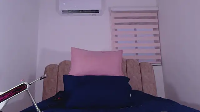 Malaia thompson  online show from 05.25.26
