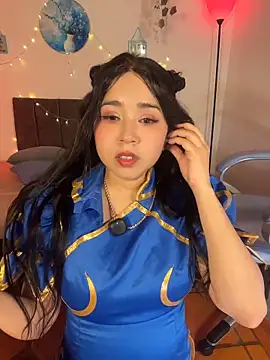 Snapshot of eimili_love chatting on 05.24.26 eimili love online show from 05.24.26