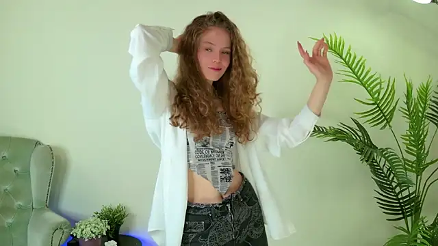 Mila Stain online show from 05.04.26