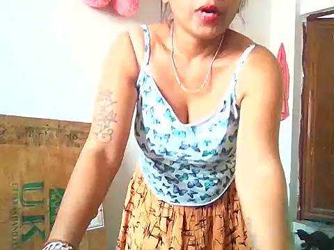 Snapshot of RubinaKhan6 chatting on 05.20.26 RubinaKhan6 online show from 05.20.26