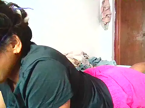 Snapshot of RubinaKhan6 chatting on 07.27.26 RubinaKhan6 online show from 07.27.26