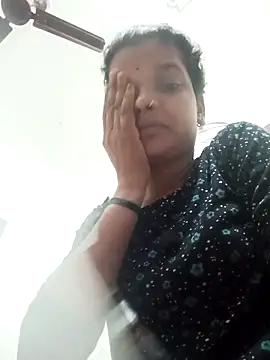 Snapshot of Student_garl_1 chatting on 05.21.26 Student garl 1 online show from 05.21.26