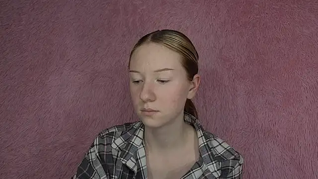 Snapshot of VexyBelle chatting on 05.15.26 VexyBelle online show from 05.15.26