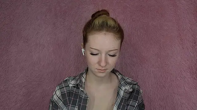 Snapshot of VexyBelle chatting on 05.21.26 VexyBelle online show from 05.21.26