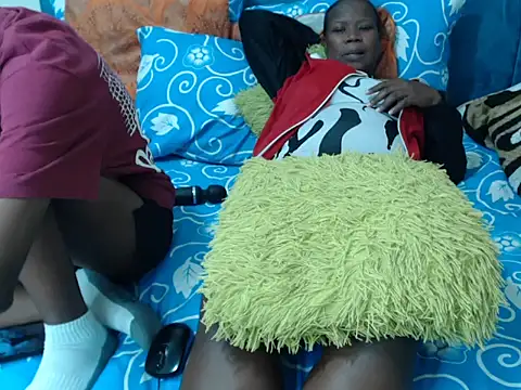 CuteDarkChoc99 online show from 05.10.26