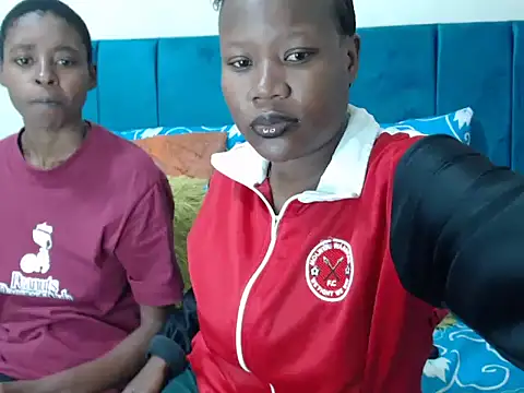 CuteDarkChoc99 online show from 05.11.26