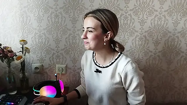 Snapshot of By_Mira chatting on 05.30.26 By Mira online show from 05.30.26