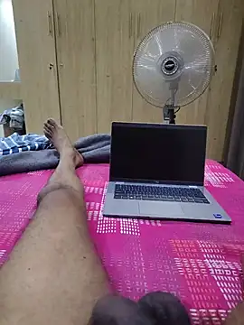 Snapshot of santhoshkannadaboy chatting on 05.15.26 santhoshkannadaboy online show from 05.15.26
