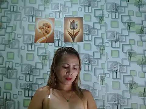 Snapshot of Sweet_Crystal69 chatting on 05.10.26 Sweet Crystal69 online show from 05.10.26