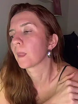 Snapshot of therealgingerr chatting on 05.10.26 therealgingerr online show from 05.10.26
