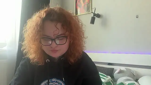 Snapshot of altpersonaa chatting on 05.04.26 altpersonaa online show from 05.04.26