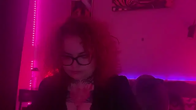 Snapshot of altpersonaa chatting on 05.13.26 altpersonaa online show from 05.13.26