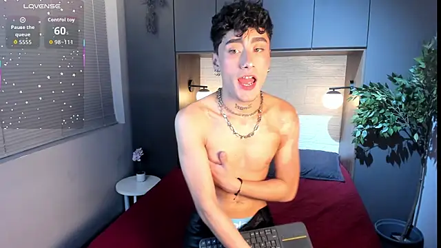 Snapshot of Spencerwhite_ chatting on 05.17.26 Spencerwhite online show from 05.17.26