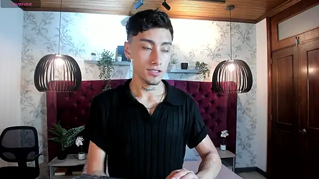 Snapshot of Spencerwhite_ chatting on 06.25.26 Spencerwhite online show from 06.25.26