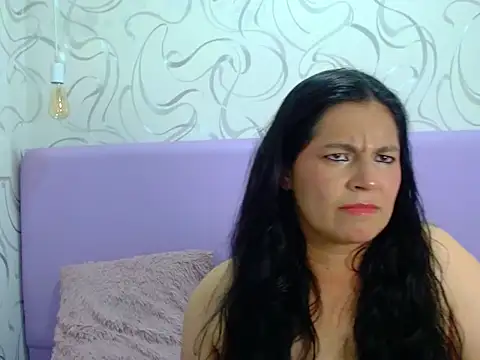 Snapshot of JenniferLondonx chatting on 05.15.26 JenniferLondonx online show from 05.15.26