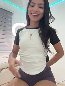 Snapshot of Dulce_camii chatting on 05.15.26 Dulce camii online show from 05.15.26