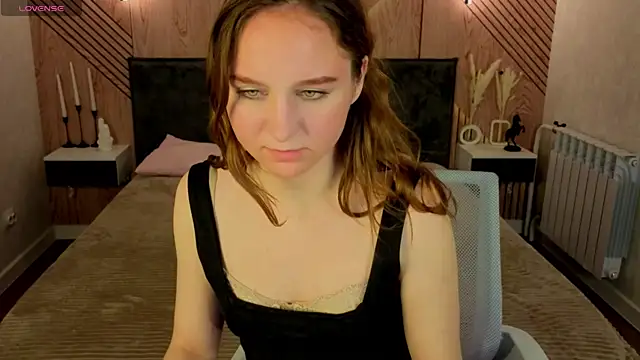 Snapshot of Vicki_Milles chatting on 05.16.26 Vicki Milles online show from 05.16.26