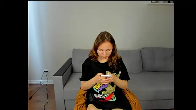 Snapshot of Vicki_Milles chatting on 05.18.26 Vicki Milles online show from 05.18.26