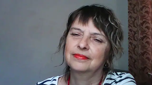 Snapshot of ElizabethGorden chatting on 05.08.26 ElizabethGorden online show from 05.08.26