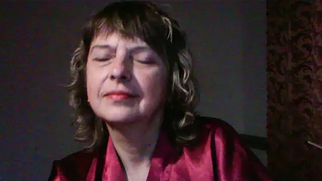 Snapshot of ElizabethGorden chatting on 05.10.26 ElizabethGorden online show from 05.10.26