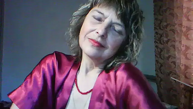 Snapshot of ElizabethGorden chatting on 05.15.26 ElizabethGorden online show from 05.15.26
