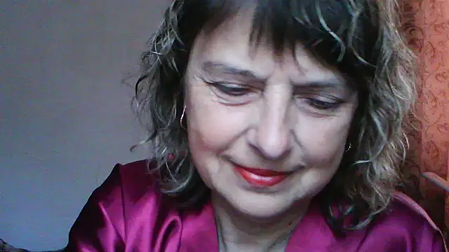 Snapshot of ElizabethGorden chatting on 05.17.26 ElizabethGorden online show from 05.17.26