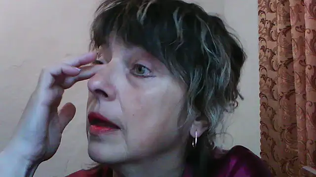 Snapshot of ElizabethGorden chatting on 05.21.26 ElizabethGorden online show from 05.21.26