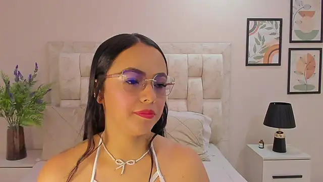 Snapshot of Milaa_Santana chatting on 05.11.26 Milaa Santana online show from 05.11.26